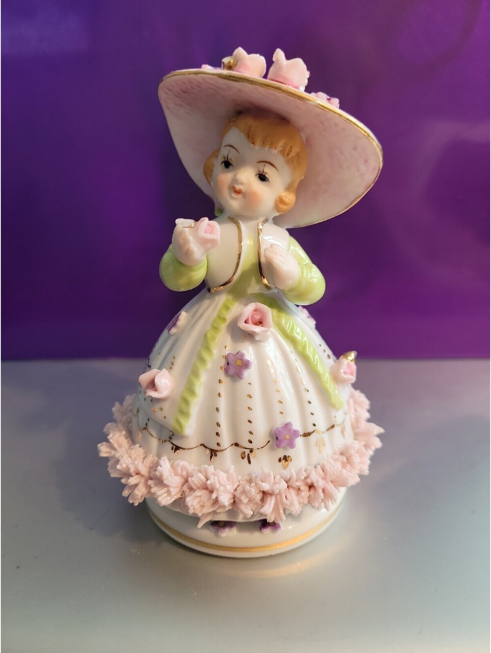 Vtg. 1954 Napco Victorian Spaghetti Girl In Bonnet w Roses Figurine Japan